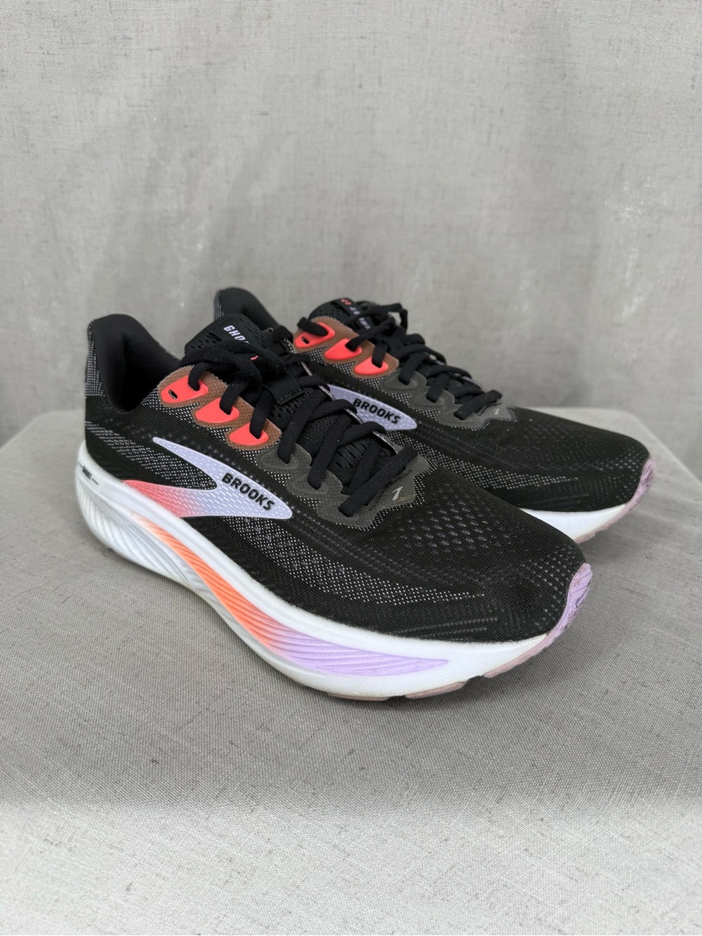 Brooks Ghost 17 Women’s Running Sneaker Mesh Low Top Black/Purple/Coral  Sz 9.5B